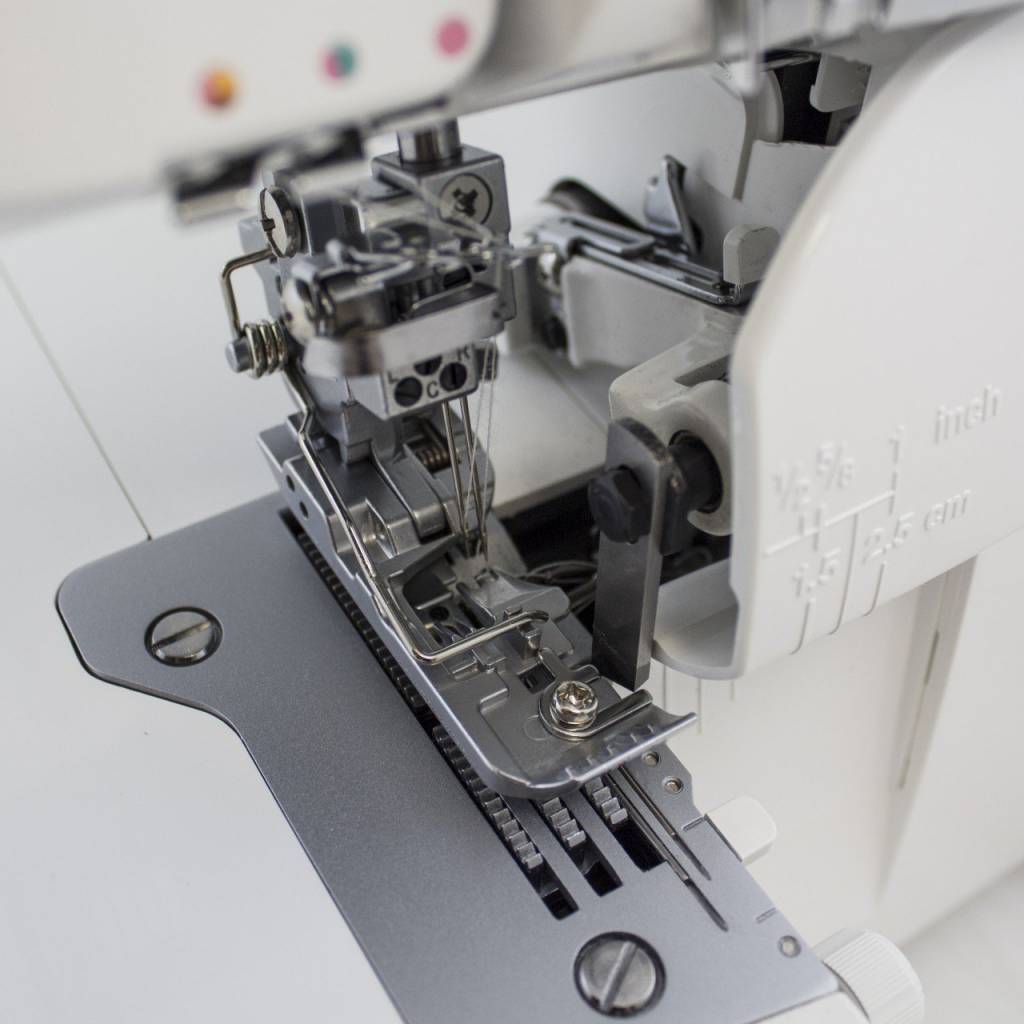Juki MO-735 Serger