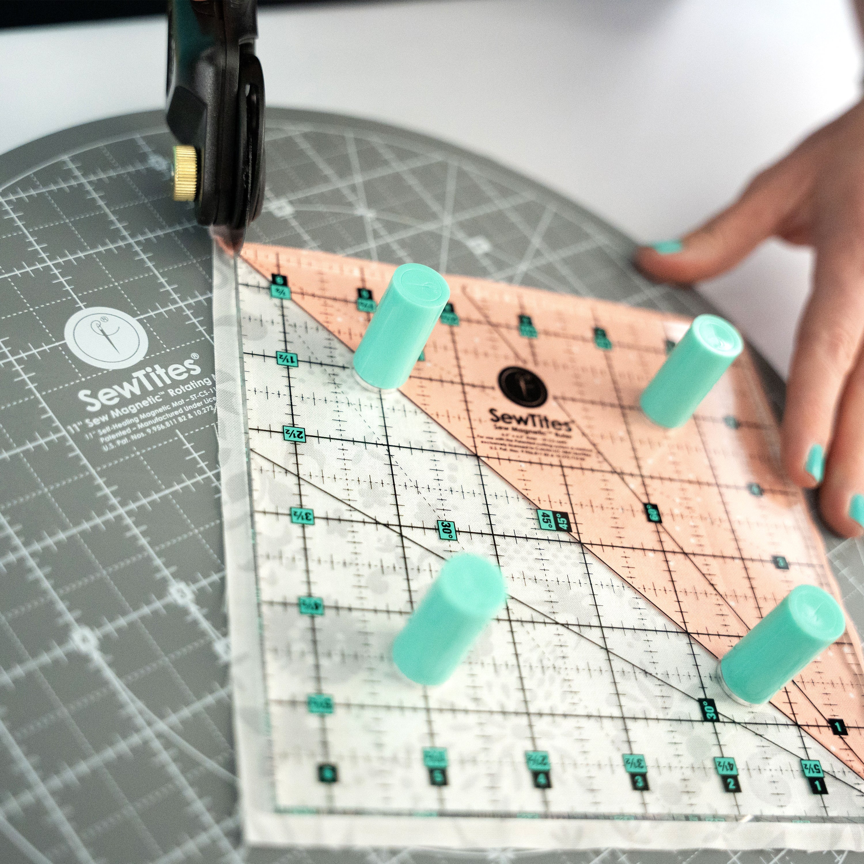Sew Magnetic 6.5" x 6.5" Ruler