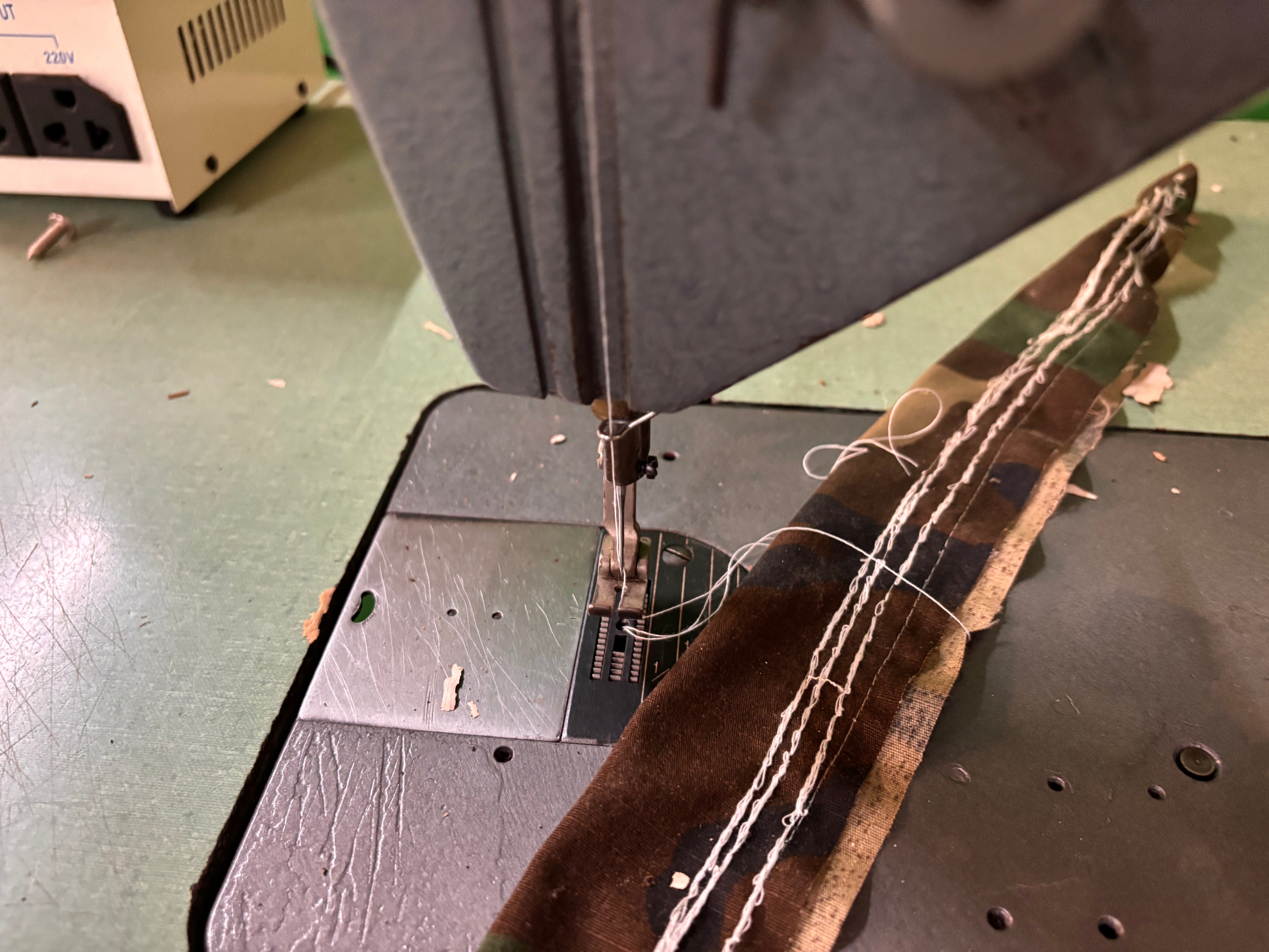 Used Singer 660 A2 Single Needle W/Reverse Genuine Solid Phillocraft table +Steel Legs Complete W/Warranty