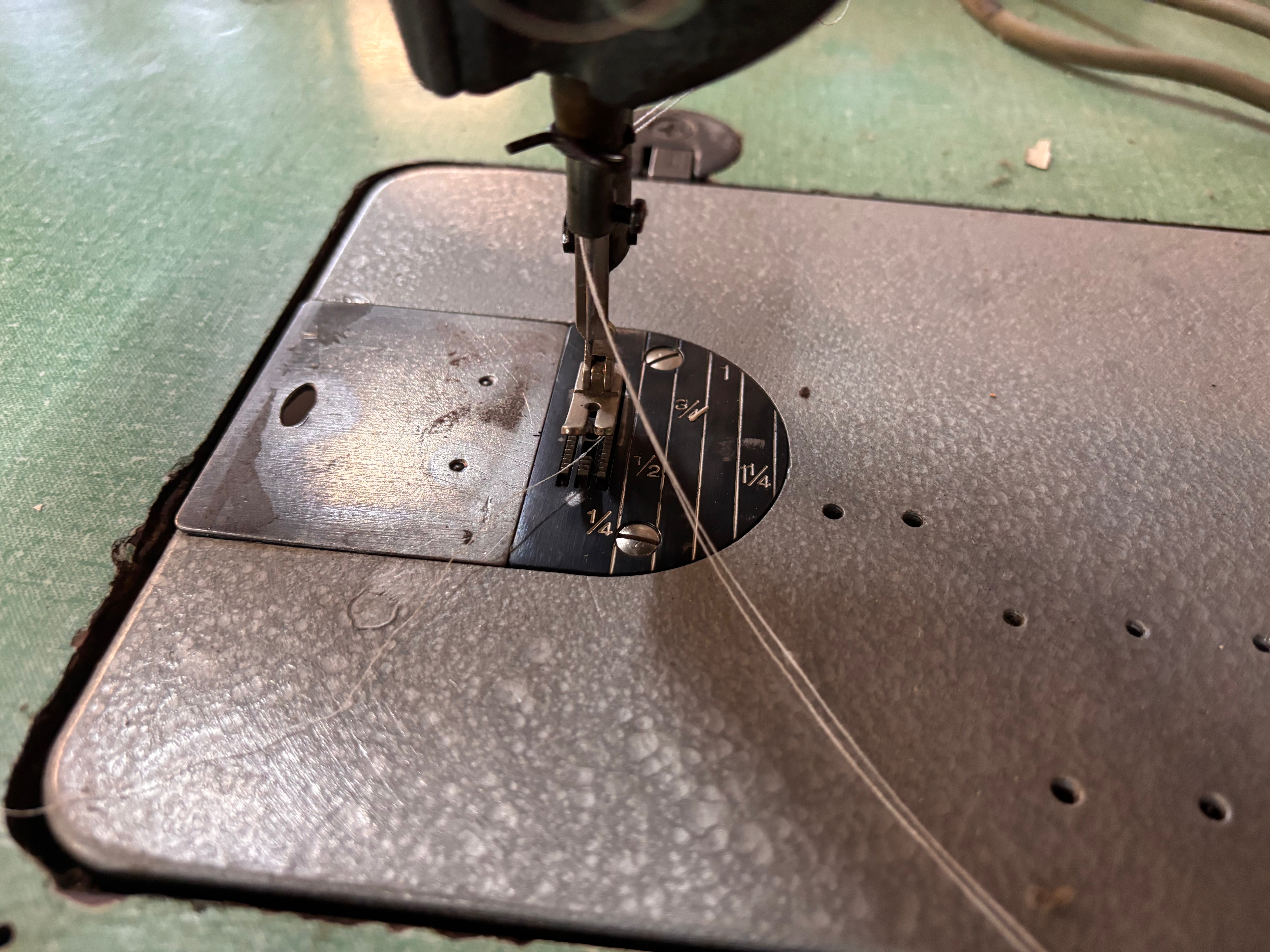 USED SINGER 281/STRAIGHT STICH