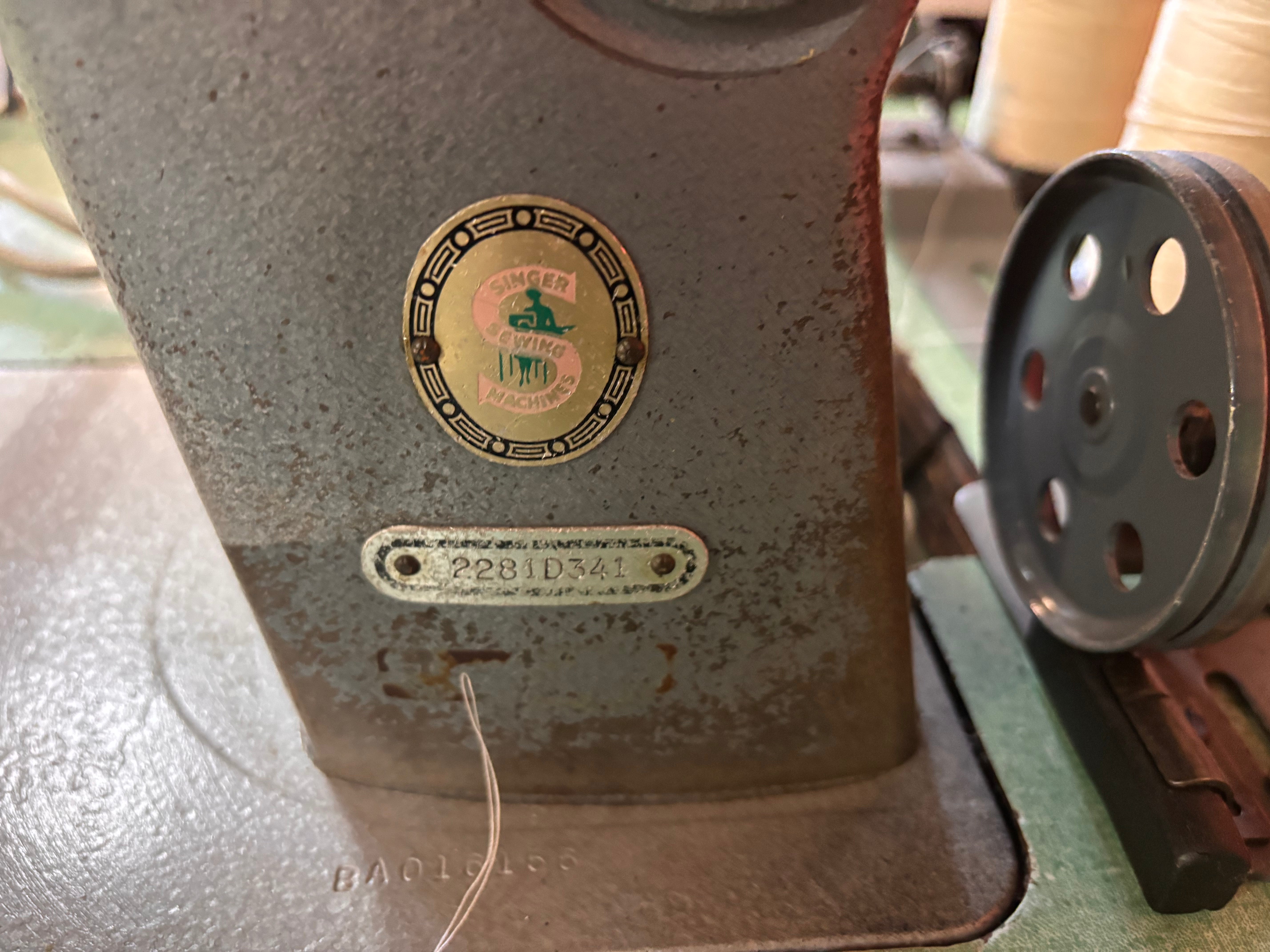 USED SINGER 281/STRAIGHT STICH