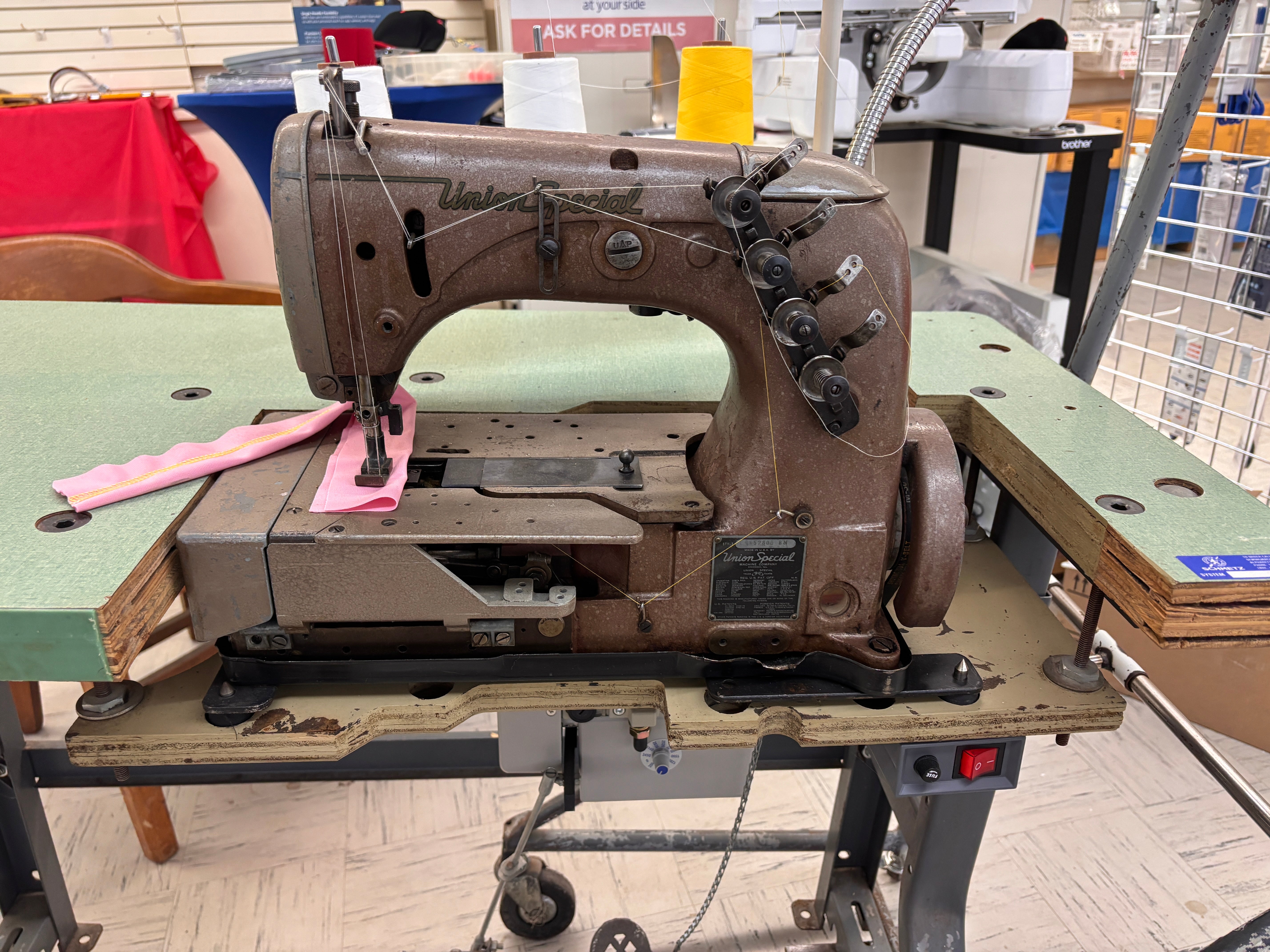 Used Union Special S2800 With Servo Motor