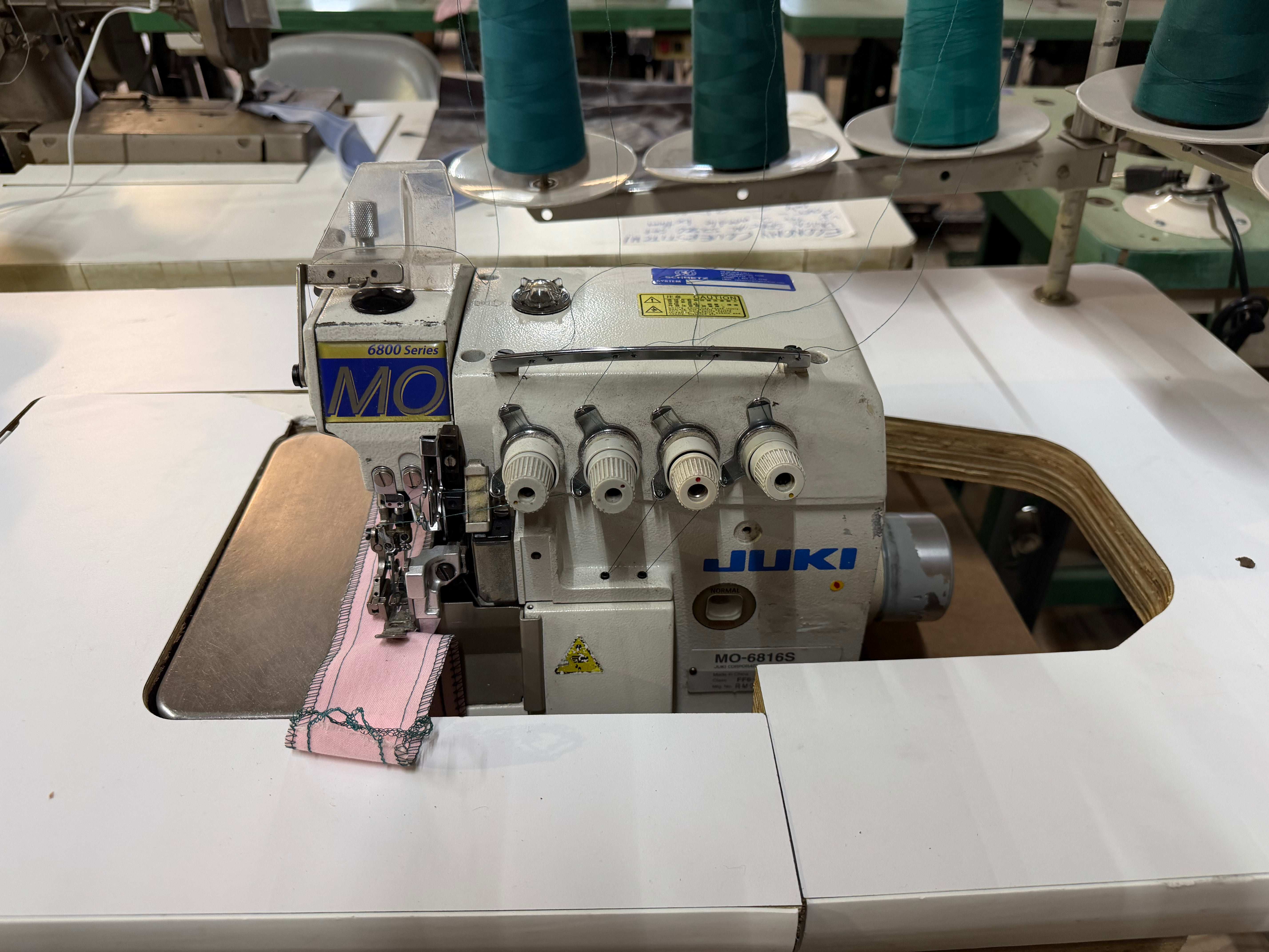 Used Juki 5 thread mo6800