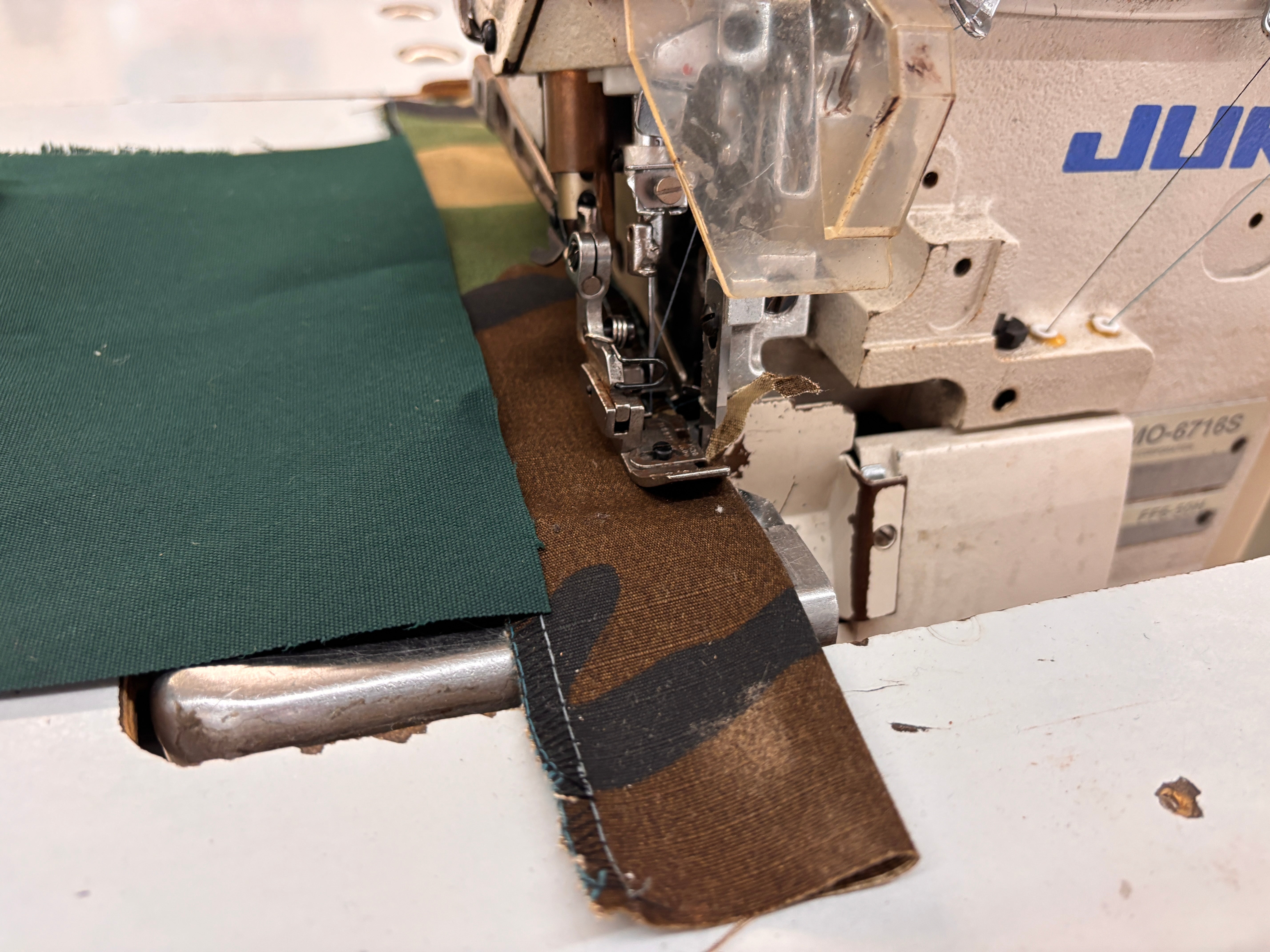 Juki Mo 6716S 3 Thread machine w servo motor