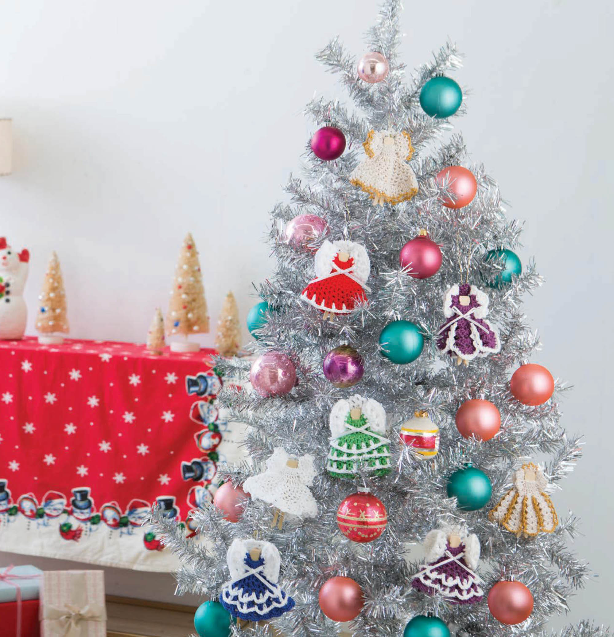 Crochet Retro Christmas Ornaments