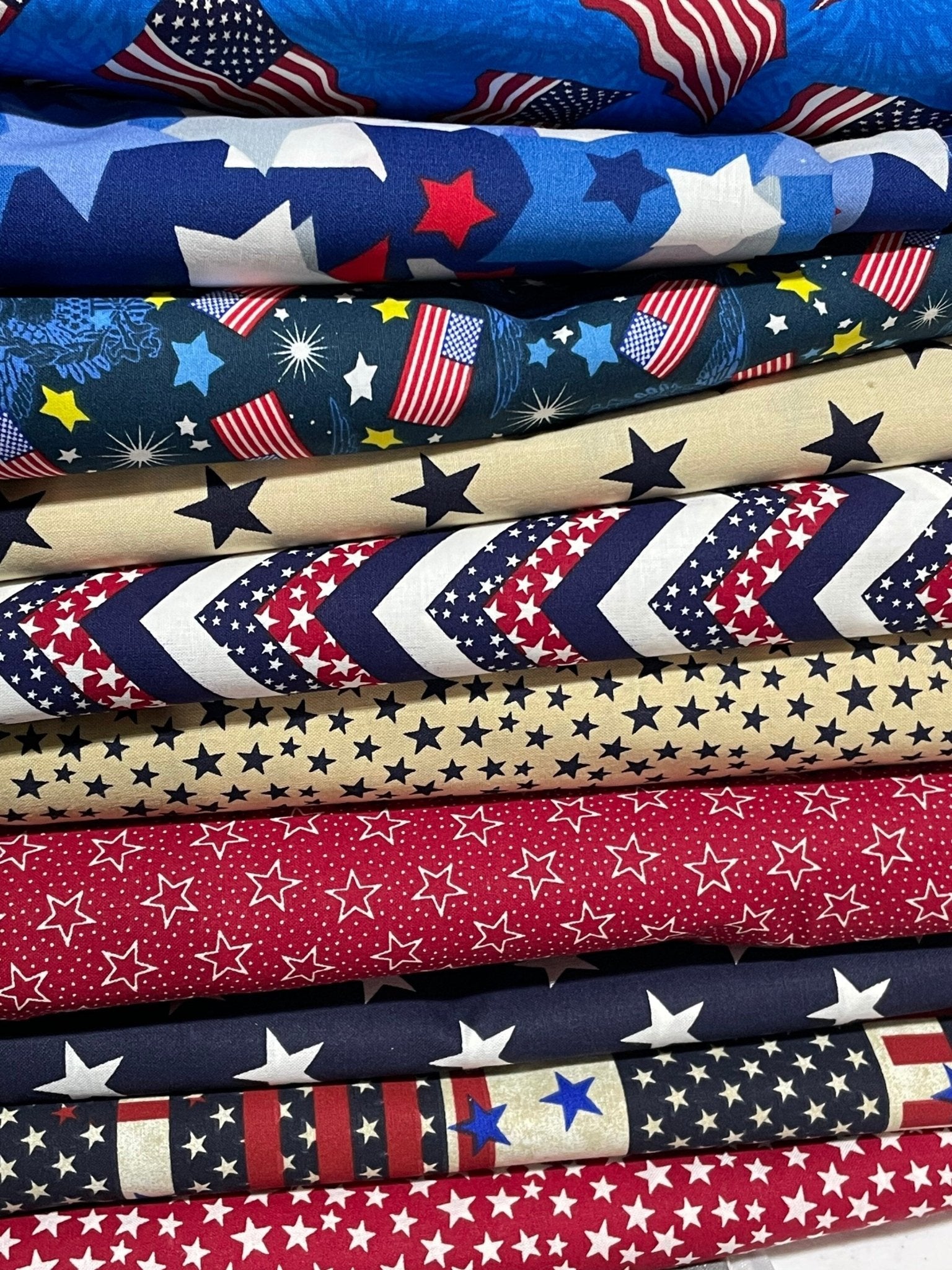 Assorted Patriotic Fat Quarter Bundle